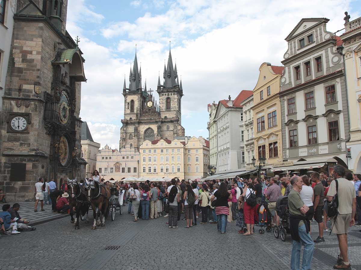 مردم شهر پراگ پایتخت جمهوری چک