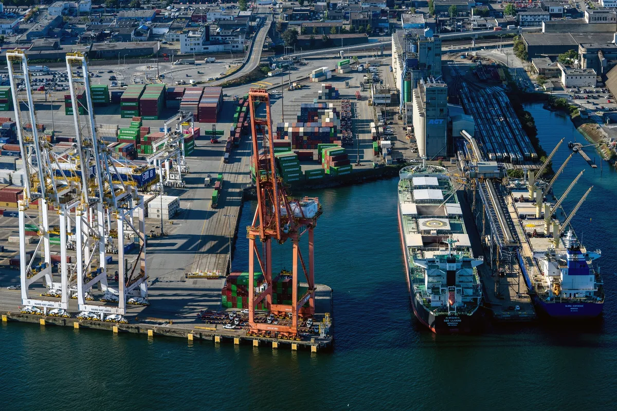 تراز تجاری کانادا