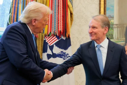 پل اتکینز و دونالد ترامپ