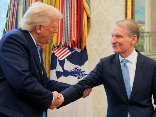 پل اتکینز و دونالد ترامپ