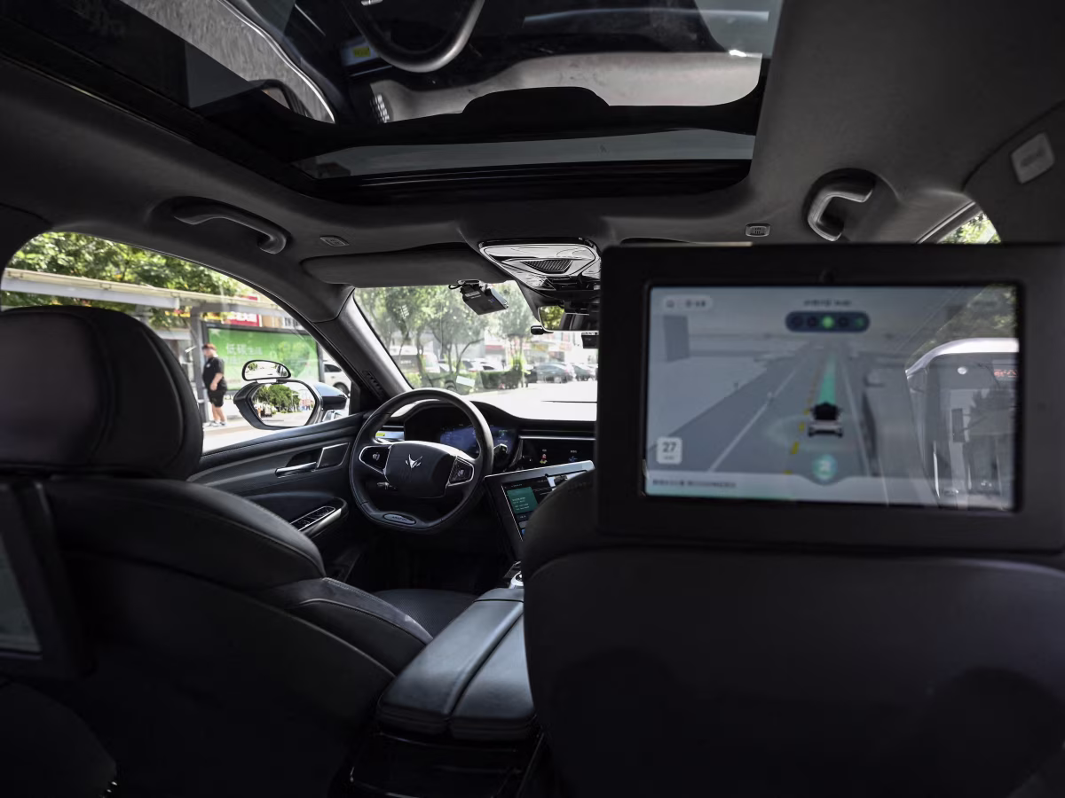 تاکسی خودران اوبر و لیفت - روبو تاکسی