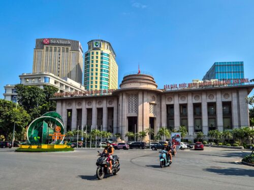 دفتر مرکزی بانک دولتی ویتنام در هانوی