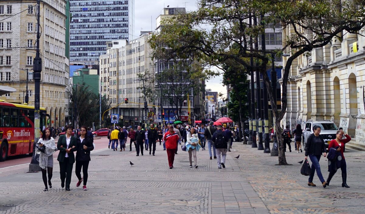 نرخ بیکاری کلمبیا - مردم در شهر بوگوتا پایتخت کلمبیا