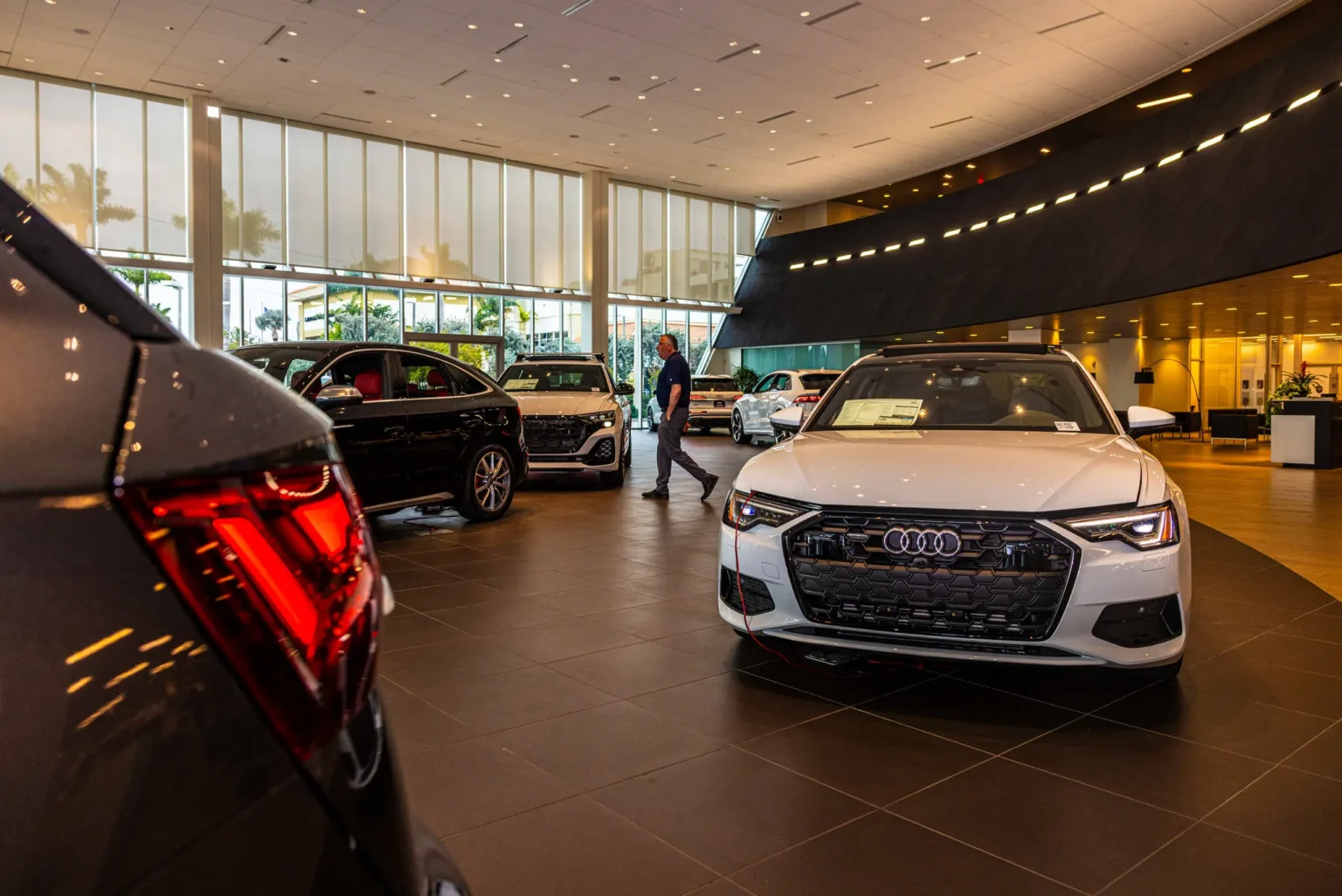 فروش خودرو در آمریکا