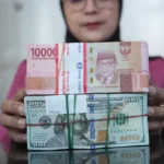 روپیه اندونزی و دلار آمریکا