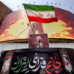 پرچم ایران در میدان ولیعصر تهران