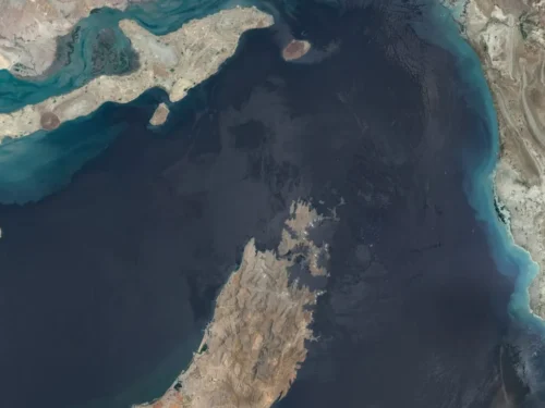 تنگه هرمز